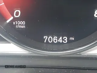 2017 Volvo XC60 Inscription with VIN YV440MDU8H2039258, listed as a IAAI auction lot 41748463 with 70,643 mi miles. Bid and sale history available at carsss.com. Image 15.