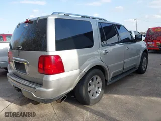 2004 Lincoln Navigator Luxury with VIN 5LMFU27R94LJ26403, listed as a IAAI auction lot 41714894 with 245,501 mi miles. Bid and sale history available at carsss.com. Image 6.