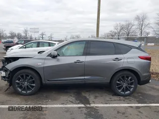2025 Acura RDX w/A-Spec Package z VIN 5J8TC2H69SL003393, wystawiony jako IAAI lot #41664476 z przebiegiem 2 492 mil mil oraz . Historia ofert i sprzedaży dostępna na DreamBid. Obrazek 14.
