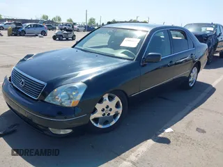 2001 Lexus LS 430 z VIN JTHBN30F810045610, wystawiony jako IAAI lot #42004279 z przebiegiem 143 497 mil mil oraz . Historia ofert i sprzedaży dostępna na DreamBid. Obrazek 2.