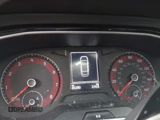 2020 Volkswagen Jetta S z VIN 3VWC57BU6LM085223, wystawiony jako IAAI lot #42562706 z przebiegiem 80 290 mil mil oraz . Historia ofert i sprzedaży dostępna na DreamBid. Obrazek 7.