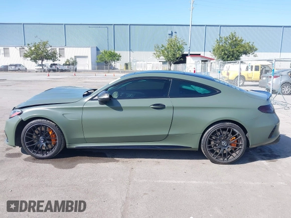 2020 Mercedes-Benz C 63 S AMG z VIN WDDWJ8HB7LF968504, wystawiony jako IAAI lot #42139661 z przebiegiem 44 586 mil mil oraz . Historia ofert i sprzedaży dostępna na DreamBid. Obrazek 14.