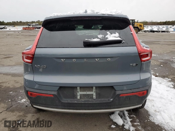 2020 Volvo XC40 Momentum with VIN YV4162UK3L2180557, listed as a Copart auction lot 44584035 with Not provided miles and Non repairable. Bid and sale history available at DreamBid. Image 6.