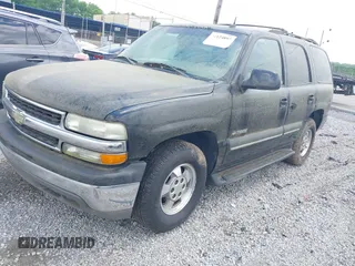 2002 Chevrolet Tahoe LT with VIN 1GNEC13Z02R272809, listed as a IAAI auction lot 42124897 with 191,768 mi miles. Bid and sale history available at carsss.com. Image 2.