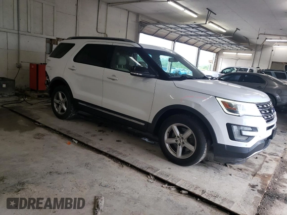 2017 Ford Explorer XLT with VIN 1FM5K8D81HGB68095, listed as a Copart auction lot 53816325 with 118,617 mi miles and Salvage Title. Bid and sale history available at DreamBid. Image 4.