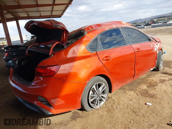 2023 Kia Forte LXS z VIN 3KPF24AD0PE508984, wystawiony jako IAAI lot #41784790 z przebiegiem 71 269 mil mil oraz . Historia ofert i sprzedaży dostępna na DreamBid. Obrazek 4.