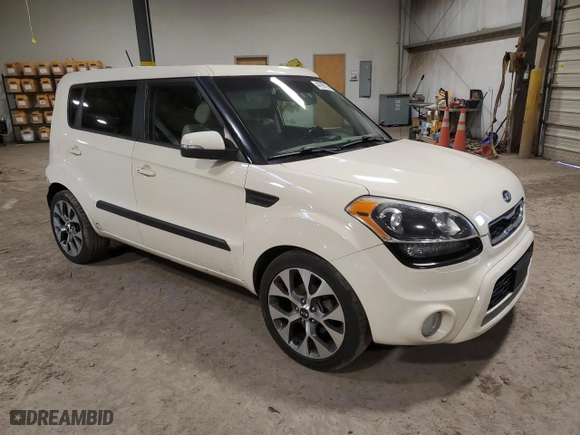 2013 Kia Soul + with VIN KNDJT2A68D7776027, listed as a Copart auction lot 44798915 with 140,756 mi miles and Salvage Title. Bid and sale history available at carsss.com. Image 4.
