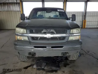 2004 Chevrolet Silverado 1500 with VIN 2GCEC19V841281881, listed as a Copart auction lot 76947274 with 246,490 mi miles and Salvage Title. Bid and sale history available at carsss.com. Image 5.
