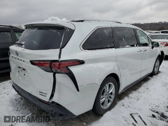 2022 Toyota Sienna Limited with VIN 5TDZSKFCXNS068163, listed as a Copart auction lot 81827224 with 40,821 mi miles and Salvage Title. Bid and sale history available at carsss.com. Image 3.