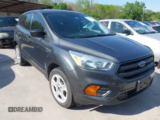 2017 Ford Escape S z VIN 1FMCU0F74HUC00725, wystawiony jako IAAI lot #41970787 z przebiegiem 189 027 mil mil oraz . Historia ofert i sprzedaży dostępna na DreamBid. Obrazek 1.