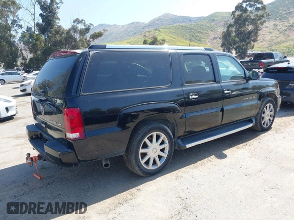 2005 Cadillac Escalade ESV z VIN 3GYFK66N15G172769, wystawiony jako IAAI lot #39249998 z przebiegiem 228 569 mil mil oraz . Historia ofert i sprzedaży dostępna na DreamBid. Obrazek 4.