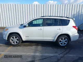 2011 Toyota RAV4 Ltd with VIN 2T3YF4DV5BW095202, listed as a IAAI auction lot 41732448 with 152,257 mi miles. Bid and sale history available at carsss.com. Image 14.