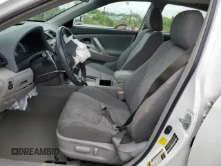 2011 Toyota Camry LE z VIN 4T1BF3EK6BU721532, wystawiony jako Copart lot #56635055 z przebiegiem 184 457 mil mil oraz Szkoda całkowita • Salvage title. Historia ofert i sprzedaży dostępna na DreamBid. Obrazek 7.