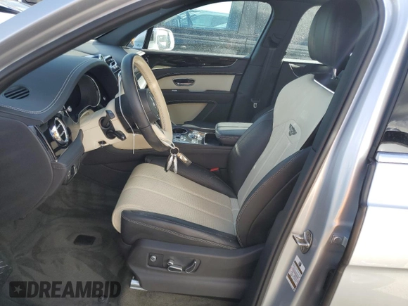 2021 Bentley Bentayga V8 z VIN SJAAM2ZV4MC034001, wystawiony jako Copart lot #78093424 z przebiegiem Nie podano mil oraz Szkoda całkowita • Salvage title. Historia ofert i sprzedaży dostępna na DreamBid. Obrazek 7.