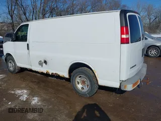 2007 Chevrolet Express Cargo Van with VIN 1GCGG25VX71126543, listed as a IAAI auction lot 41642079 with 97,859 mi miles. Bid and sale history available at carsss.com. Image 3.