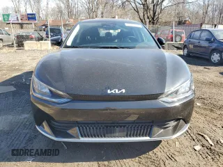 2022 Kia EV6 Wind z VIN KNDC34LAXN5065979, wystawiony jako Copart lot #46663755 z przebiegiem 19 077 mil mil oraz Szkoda całkowita • Salvage title. Historia ofert i sprzedaży dostępna na DreamBid. Obrazek 5.