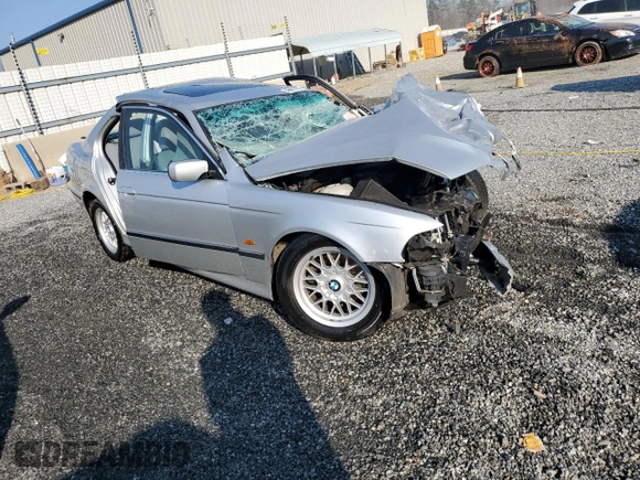 2000 BMW 5 Series 528i with VIN WBADM6345YGU04709, listed as a Copart auction lot 46607785 with Not Provided miles and Non Repairable. Bid and sale history available at DreamBid. Image 4.