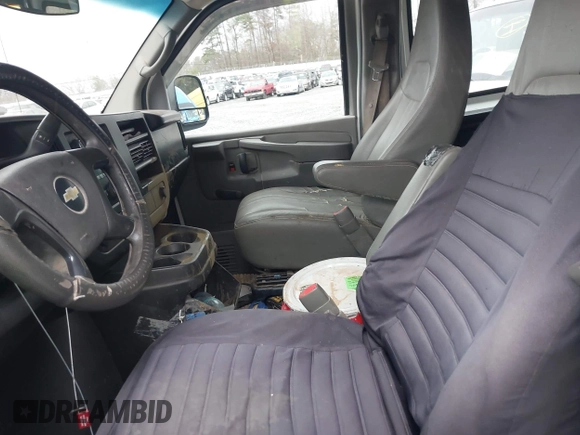 2011 Chevrolet Express Cargo Van with VIN 1GCWGGBA5B1187348, listed as a IAAI auction lot 41684458 with 456,926 mi miles. Bid and sale history available at carsss.com. Image 5.