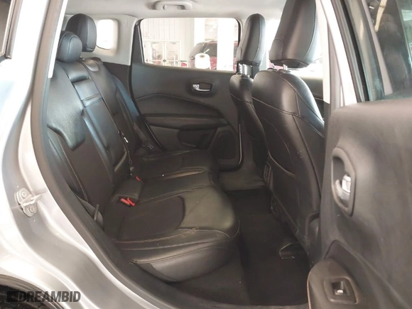 2018 Jeep Compass Latitude with VIN 3C4NJCBB9JT462130, listed as a IAAI auction lot 41386549 with 88,706 mi miles. Bid and sale history available at carsss.com. Image 8.