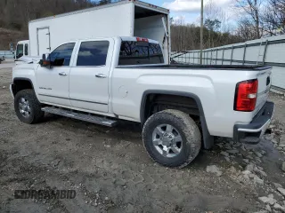 2019 GMC Sierra 3500HD Denali z VIN 1GT42WEY4KF274833, wystawiony jako Copart lot #46794325 z przebiegiem Nie podano mil oraz Szkody całkowita. Historia ofert i sprzedaży dostępna na DreamBid. Obrazek 2.