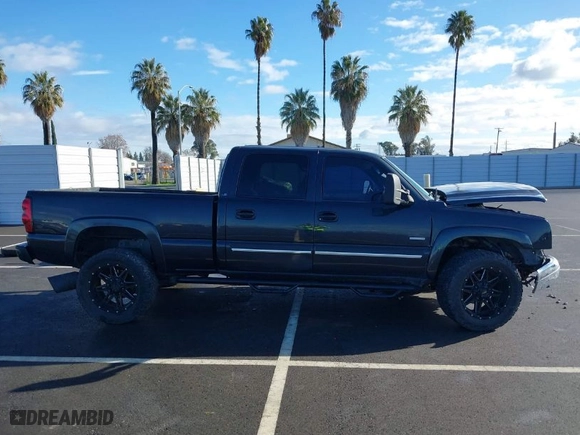 2003 Chevrolet Silverado 2500HD LS with VIN 1GCHK23193F225757, listed as a IAAI auction lot 41523124 with 281,755 mi miles. Bid and sale history available at carsss.com. Image 13.