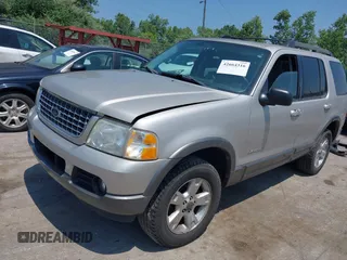 2005 Ford Explorer XLT z VIN 1FMZU73K95UB79894, wystawiony jako IAAI lot #42664316 z przebiegiem 245 233 mil mil oraz . Historia ofert i sprzedaży dostępna na DreamBid. Obrazek 2.