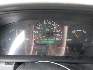1998 Nissan Frontier XE z VIN 1N6DD21S6WC388647, wystawiony jako IAAI lot #42378027 z przebiegiem Nie podano mil oraz . Historia ofert i sprzedaży dostępna na DreamBid. Obrazek 7.