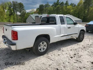 2005 Dodge Dakota SLT z VIN 1D7HW42K85S199470, wystawiony jako Copart lot #56304125 z przebiegiem 166 722 mil mil oraz Tytuł czysty. Historia ofert i sprzedaży dostępna na DreamBid. Obrazek 3.