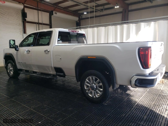 2020 GMC Sierra 3500HD Denali with VIN 1GT49WEY2LF317238, listed as a Copart auction lot 51967295 with 125,681 mi miles and Salvage Title. Bid and sale history available at carsss.com. Image 2.