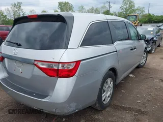 2012 Honda Odyssey LX with VIN 5FNRL5H22CB110569, listed as a IAAI auction lot 42151633 with 253,812 mi miles and . Bid and sale history available at carsss.com. Image 4.