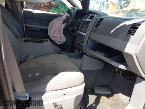2006 Dodge Durango Limited with VIN 1D8HD58276F109749, listed as a IAAI auction lot 41992801 with Not provided miles and . Bid and sale history available at DreamBid. Image 5.