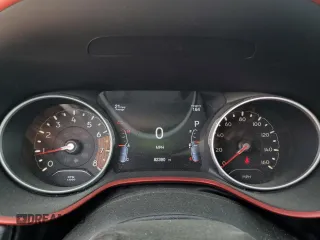 2020 Jeep Compass Trailhawk z VIN 3C4NJDDB4LT106769, wystawiony jako Copart lot #63082475 z przebiegiem 82 390 mil mil oraz Szkoda całkowita • Salvage title. Historia ofert i sprzedaży dostępna na DreamBid. Obrazek 9.