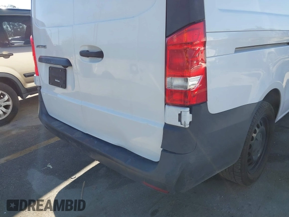 2019 Mercedes-Benz Metris Cargo z VIN WD3PG2EAXK3530575, wystawiony jako IAAI lot #41813709 z przebiegiem 136 174 mil mil oraz . Historia ofert i sprzedaży dostępna na DreamBid. Obrazek 18.