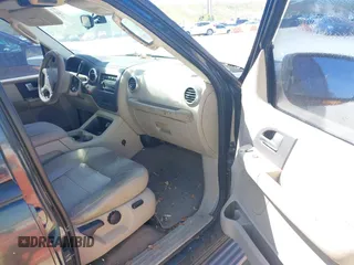 2003 Ford Expedition Eddie Bauer with VIN 1FMFU17L93LC55300, listed as a IAAI auction lot 41732837 with 186,949 mi miles. Bid and sale history available at carsss.com. Image 5.