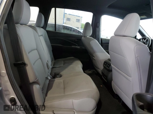 2024 Honda Passport EX-L z VIN 5FNYF8H55RB019867, wystawiony jako Copart lot #50025235 z przebiegiem 17 636 mil mil oraz Czysty tytuł • Clean title. Historia ofert i sprzedaży dostępna na DreamBid. Obrazek 11.