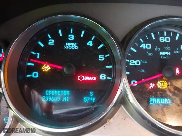2010 Chevrolet Silverado 1500 LT with VIN 1GCSKSE31AZ221654, listed as a IAAI auction lot 40564208 with 239,609 mi miles. Bid and sale history available at carsss.com. Image 7.
