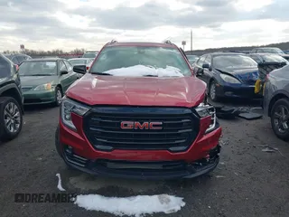 2024 GMC Terrain SLT с VIN 3GKALPEG2RL252105, выставлен на аукционе IAAI как лот 41253129 с пробегом 12 002 миль миль и . История ставок и продаж доступна на DreamBid. Изображение 12.