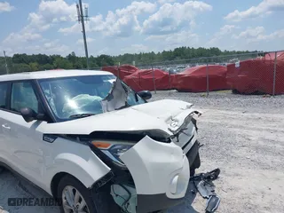 2017 Kia Soul + with VIN KNDJP3A56H7478406, listed as a IAAI auction lot 40045022 with 126,961 mi miles. Bid and sale history available at carsss.com. Image 14.