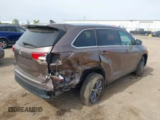 2017 Toyota Highlander XLE with VIN 5TDJZRFH4HS483304, listed as a IAAI auction lot 42134994 with 115,322 mi miles and . Bid and sale history available at DreamBid. Image 4.