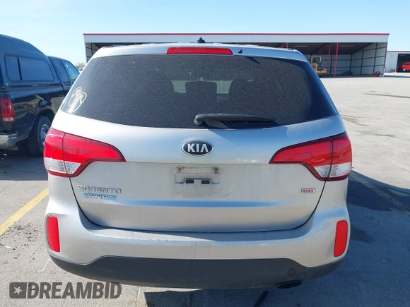 2014 Kia Sorento LX z VIN 5XYKT3A67EG467311, wystawiony jako IAAI lot #42226234 z przebiegiem 220 422 mil mil oraz . Historia ofert i sprzedaży dostępna na DreamBid. Obrazek 16.