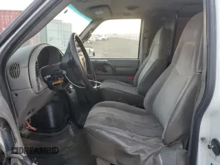 2005 Chevrolet Astro Cargo Van with VIN 1GCDM19X05B118797, listed as a Copart auction lot 84093974 with 0 mi miles and Salvage Title. Bid and sale history available at carsss.com. Image 7.