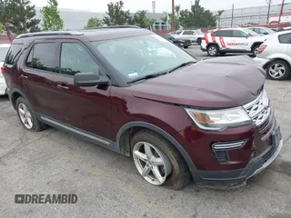 2019 Ford Explorer XLT z VIN 1FM5K7D86KGA52005, wystawiony jako IAAI lot #42039161 z przebiegiem 72 553 mil mil oraz . Historia ofert i sprzedaży dostępna na DreamBid. Obrazek 1.