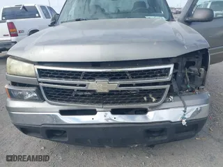 2006 Chevrolet Silverado 1500 LT1 with VIN 1GCEC19Z46Z286914, listed as a IAAI auction lot 41877068 with 185,524 mi miles. Bid and sale history available at carsss.com. Image 6.