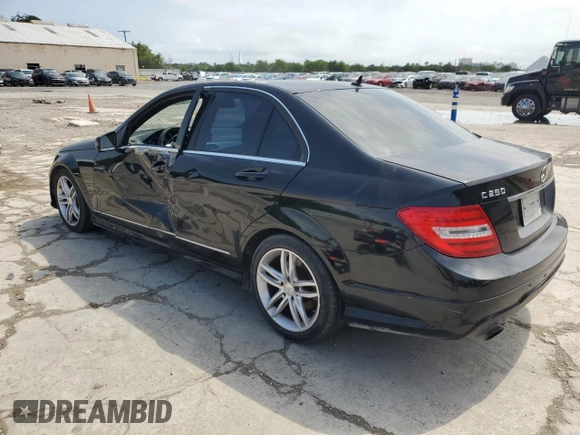 2014 Mercedes-Benz C 250 Sport z VIN WDDGF4HB9EA934191, wystawiony jako Copart lot #56050175 z przebiegiem 186 887 mil mil oraz Szkoda całkowita • Salvage title. Historia ofert i sprzedaży dostępna na DreamBid. Obrazek 2.