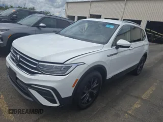 2024 Volkswagen Tiguan SE with VIN 3VV3B7AX5RM086820, listed as a IAAI auction lot 42751180 with 30,839 mi miles and . Bid and sale history available at DreamBid. Image 10.