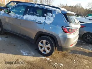 2019 Jeep Compass Latitude with VIN 3C4NJDBB4KT850342, listed as a IAAI auction lot 41398167 with 33,771 mi miles and . Bid and sale history available at DreamBid. Image 3.