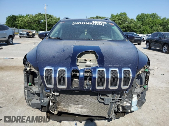 2016 Jeep Cherokee Latitude z VIN 1C4PJMCS3GW322171, wystawiony jako Copart lot #57277835 z przebiegiem 137 850 mil mil oraz Szkoda całkowita • Salvage title. Historia ofert i sprzedaży dostępna na DreamBid. Obrazek 5.