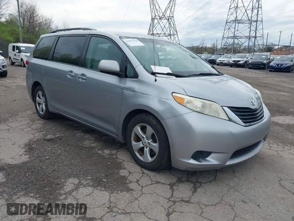 2012 Toyota Sienna LE AAS with VIN 5TDKK3DC9CS227584, listed as a IAAI auction lot 41972758 with 258,077 mi miles. Bid and sale history available at carsss.com. Image 1.