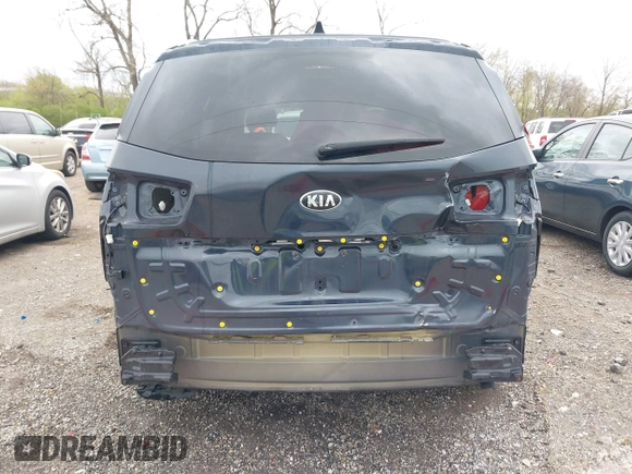 2017 Kia Sedona LX with VIN KNDMB5C12H6247879, listed as a IAAI auction lot 42020233 with 113,919 mi miles and . Bid and sale history available at DreamBid. Image 6.
