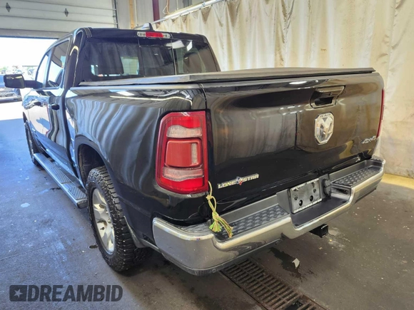 2022 Ram 1500 Big Horn z VIN 1C6RRFFG4NN269611, wystawiony jako IAAI lot #42566377 z przebiegiem 97 169 mil mil oraz . Historia ofert i sprzedaży dostępna na DreamBid. Obrazek 14.